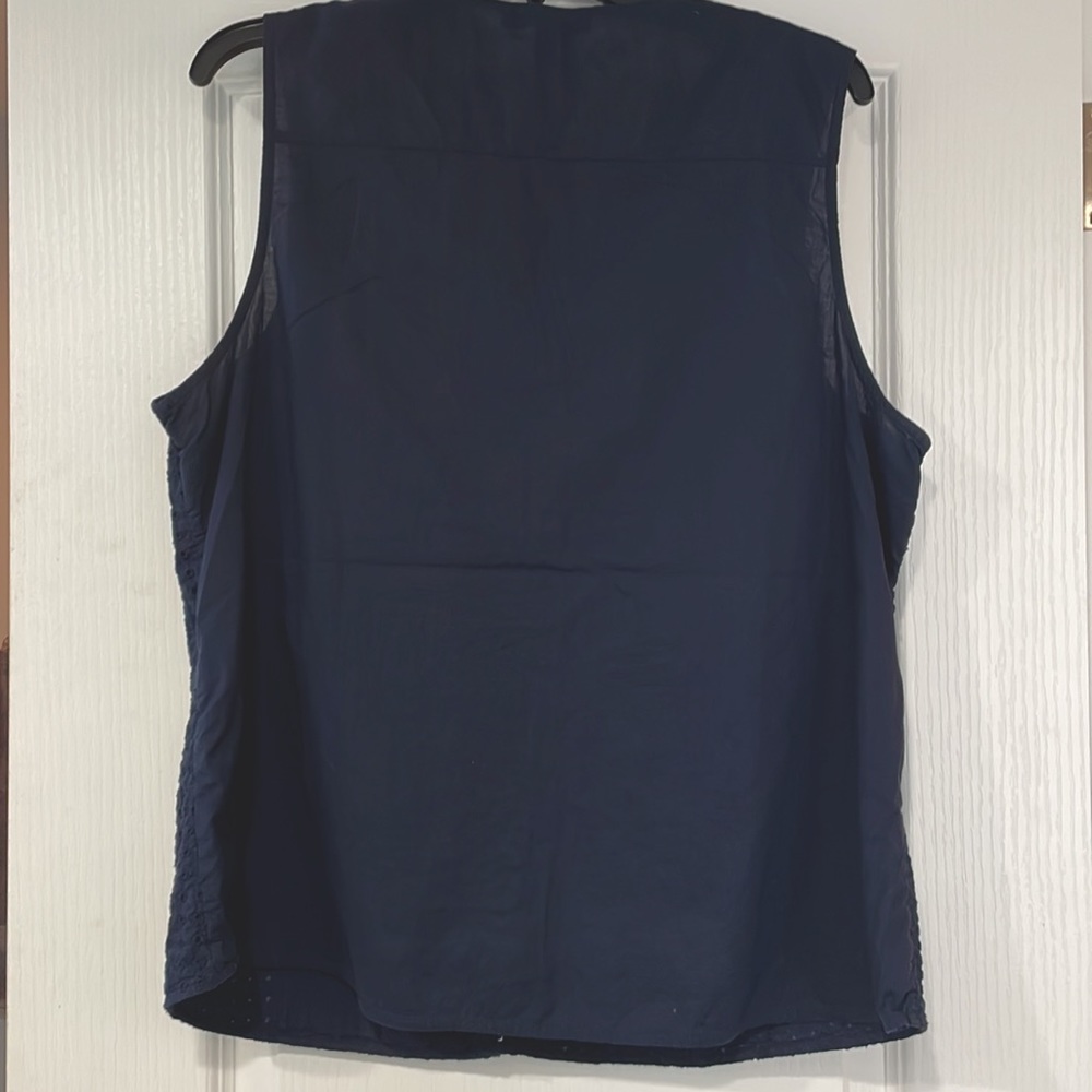 Banana Republic Navy Blue Linen Eyelet Sleeveless Top, size XL - Picture 5 of 5